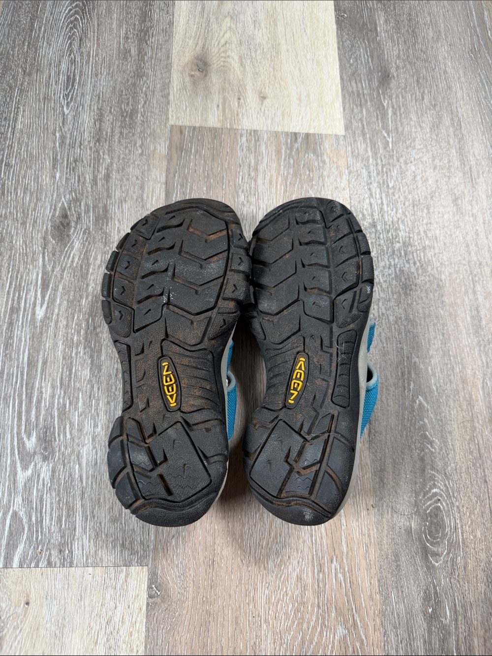 Keen Women’s Teal and Black Closed-Toe Sport Sandals - Picture 2 of 3